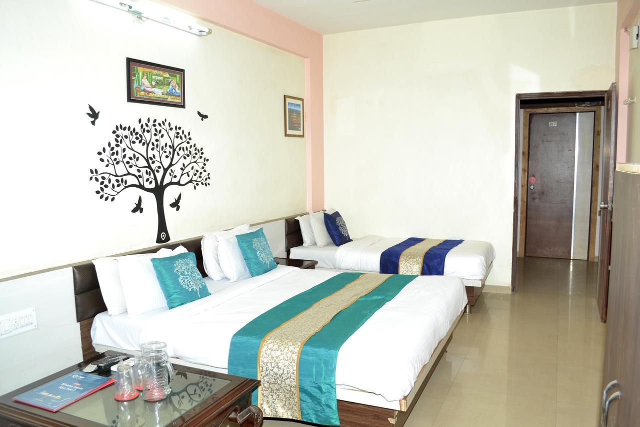 Hotel Neelkanth Residency Gandhinagar Buitenkant foto