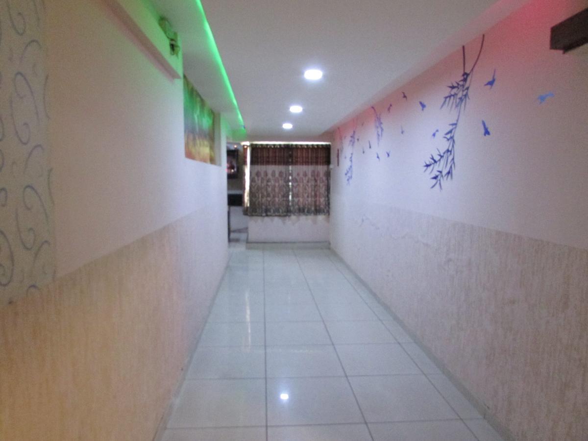 Hotel Neelkanth Residency Gandhinagar Buitenkant foto