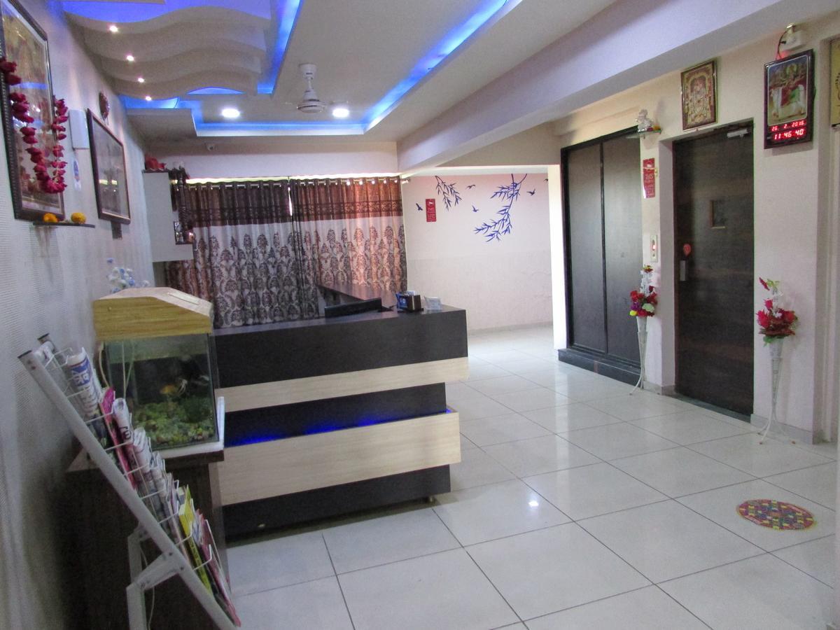 Hotel Neelkanth Residency Gandhinagar Buitenkant foto