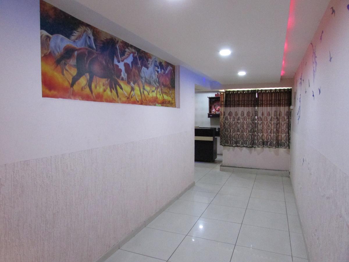 Hotel Neelkanth Residency Gandhinagar Buitenkant foto