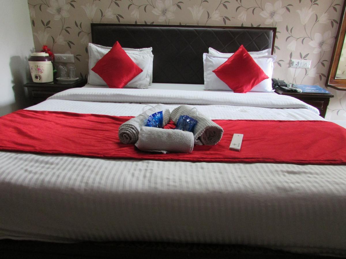 Hotel Neelkanth Residency Gandhinagar Buitenkant foto