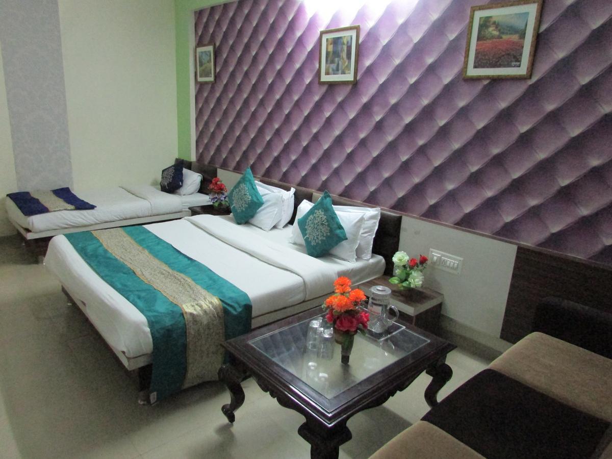 Hotel Neelkanth Residency Gandhinagar Buitenkant foto
