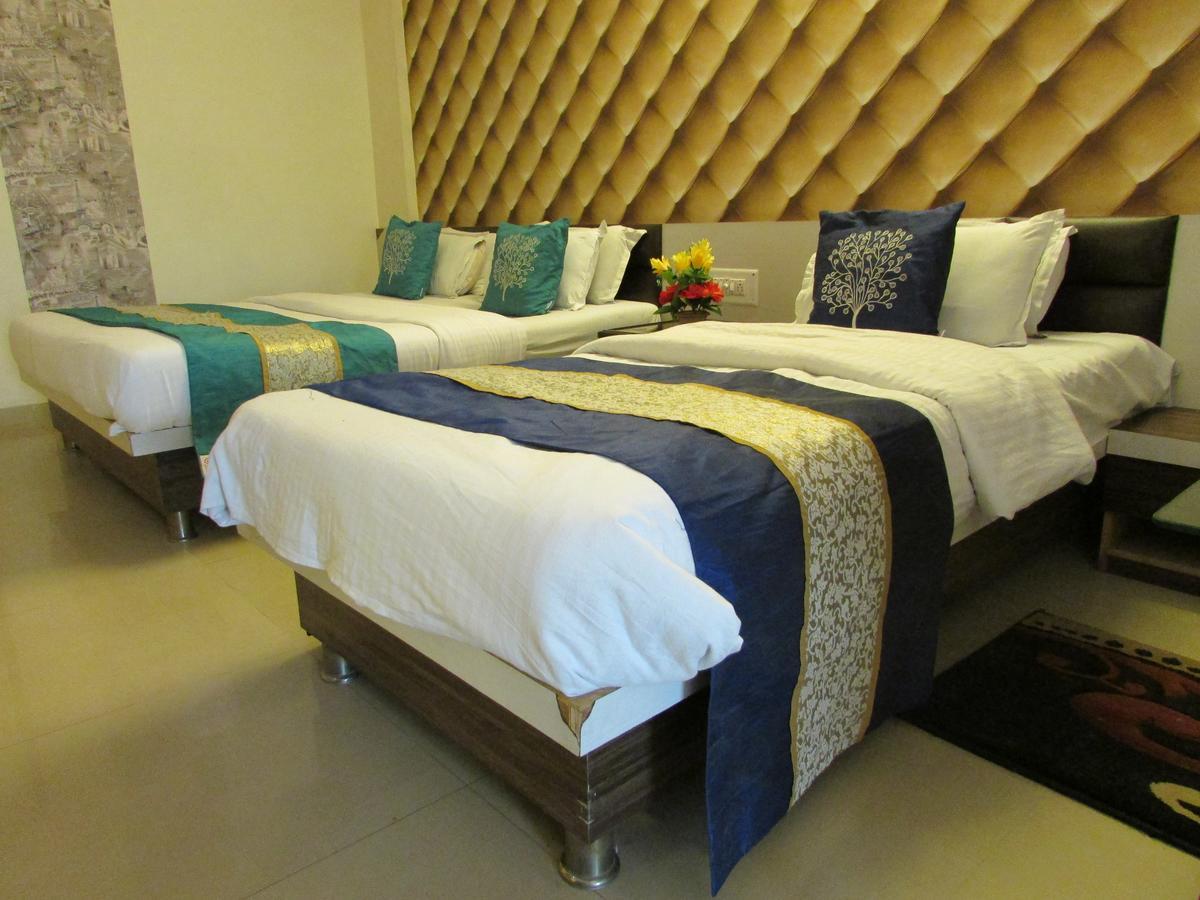 Hotel Neelkanth Residency Gandhinagar Buitenkant foto